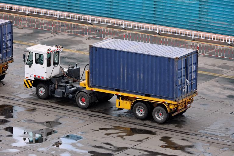 Terminal Tractor